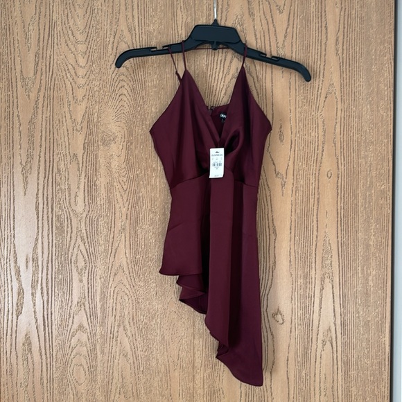 Extra small EXPRESS asymmetric strappy back cross cross straps top. - Picture 2 of 3